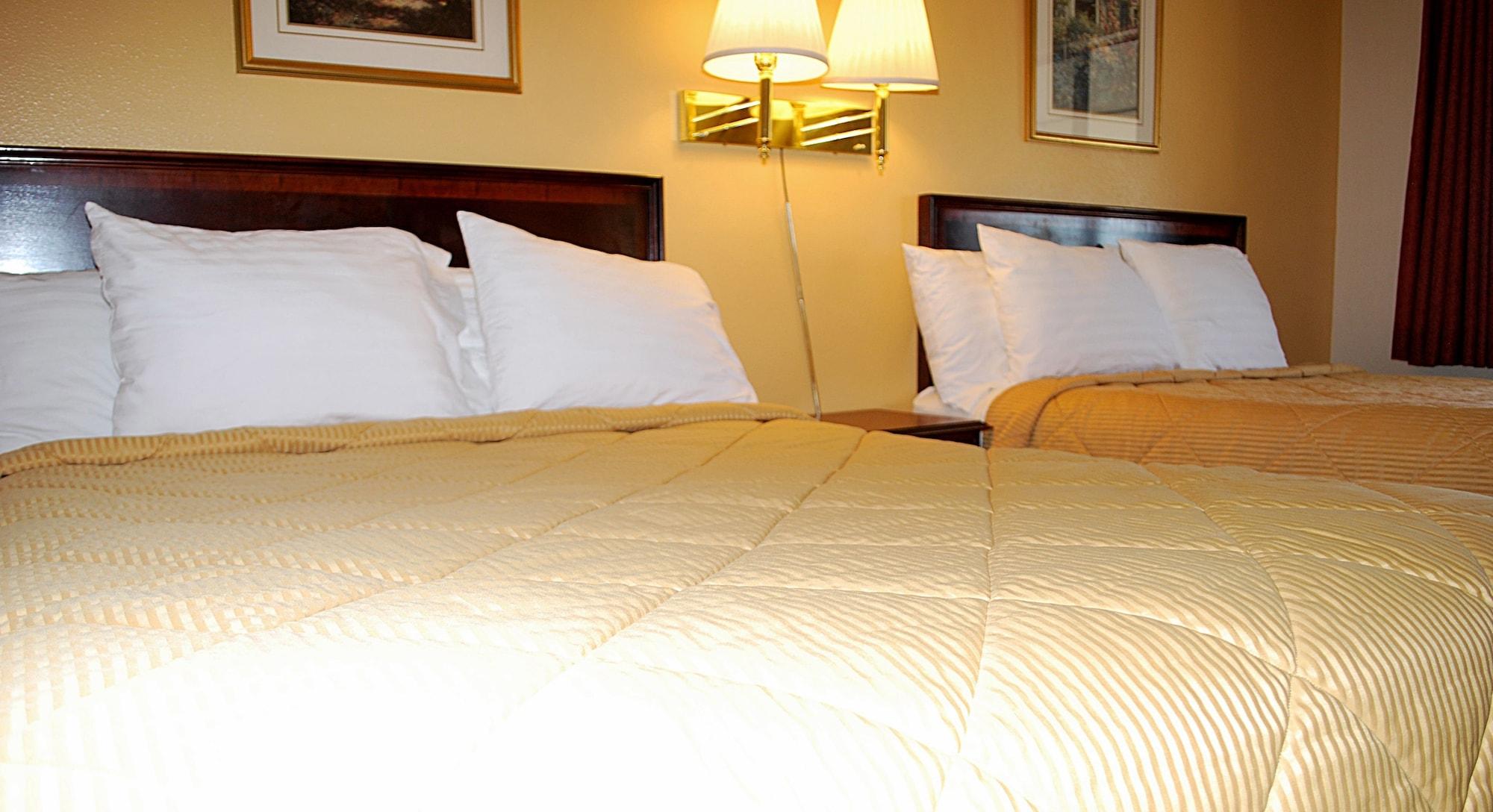 ทราเวลลอดจ์ แคลมัท ฟอลส์ Hotel เคลมัทฟอลส์ ภายนอก รูปภาพ
