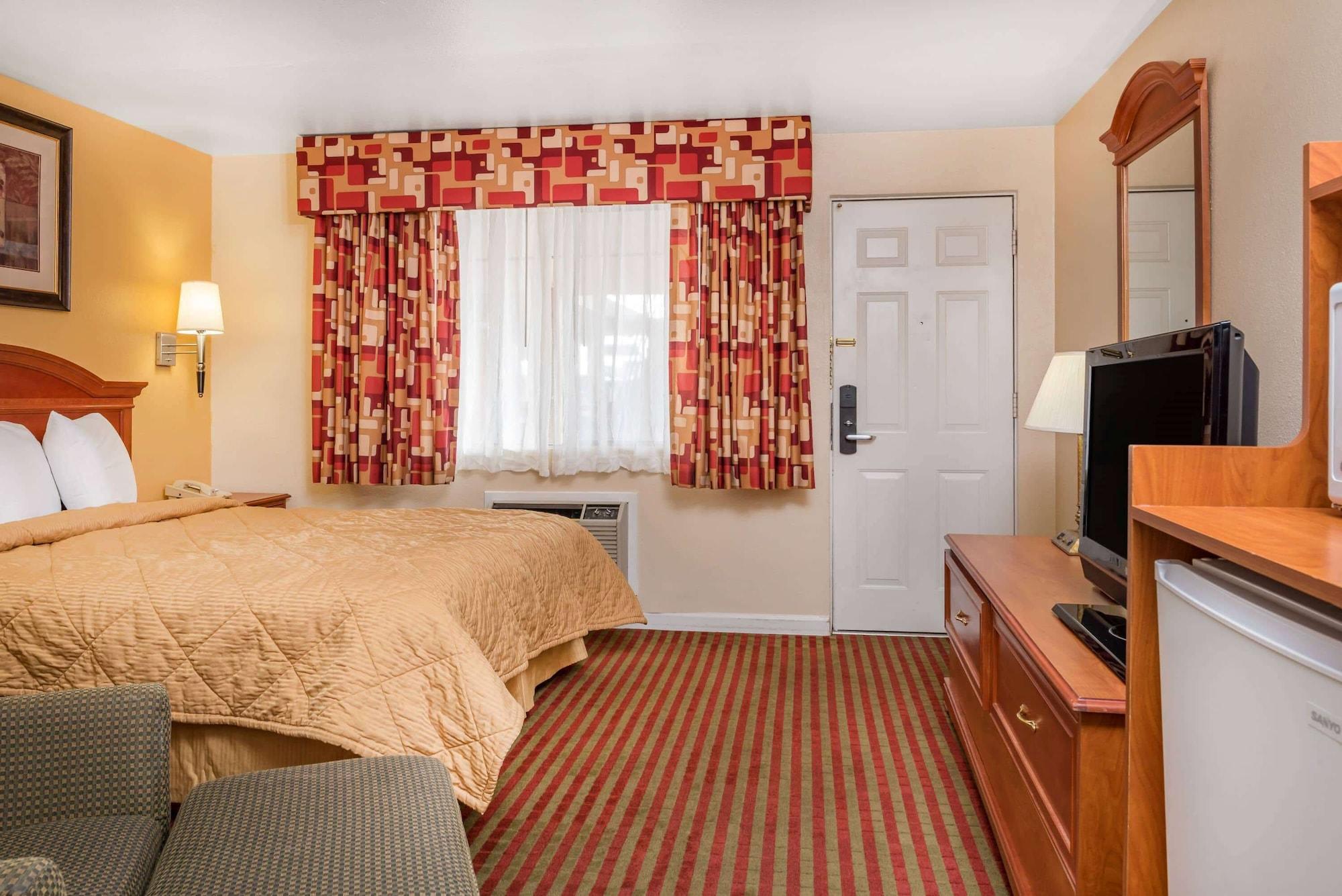 ทราเวลลอดจ์ แคลมัท ฟอลส์ Hotel เคลมัทฟอลส์ ภายนอก รูปภาพ