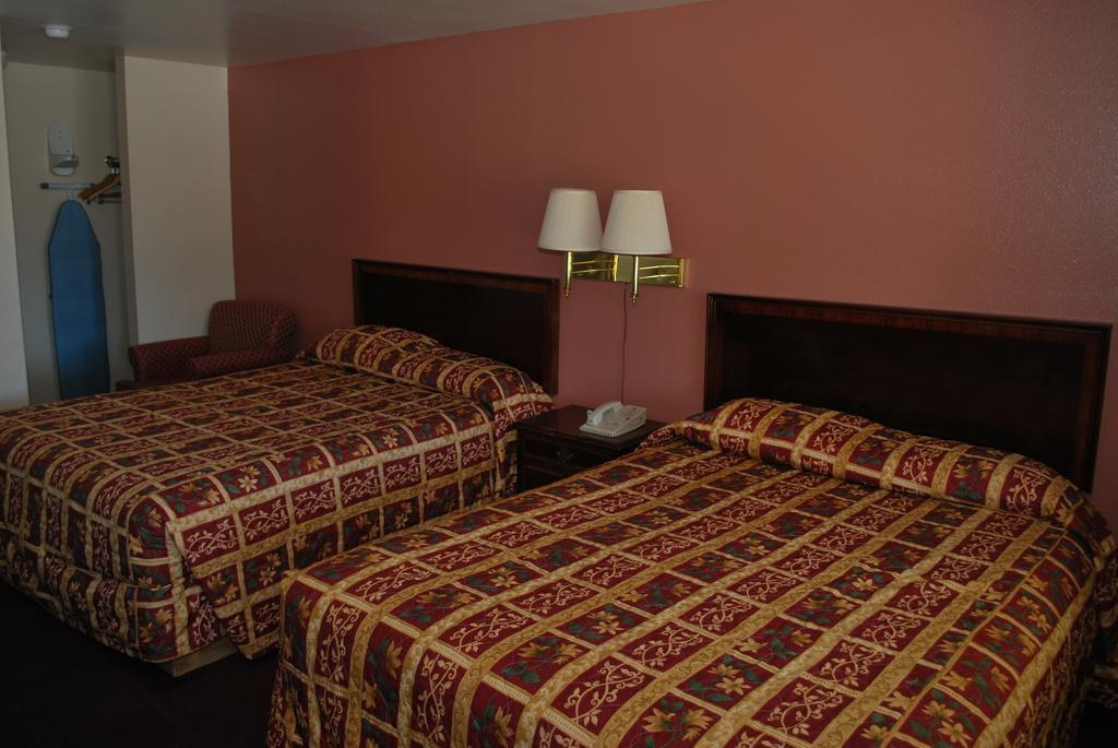 ทราเวลลอดจ์ แคลมัท ฟอลส์ Hotel เคลมัทฟอลส์ ห้อง รูปภาพ