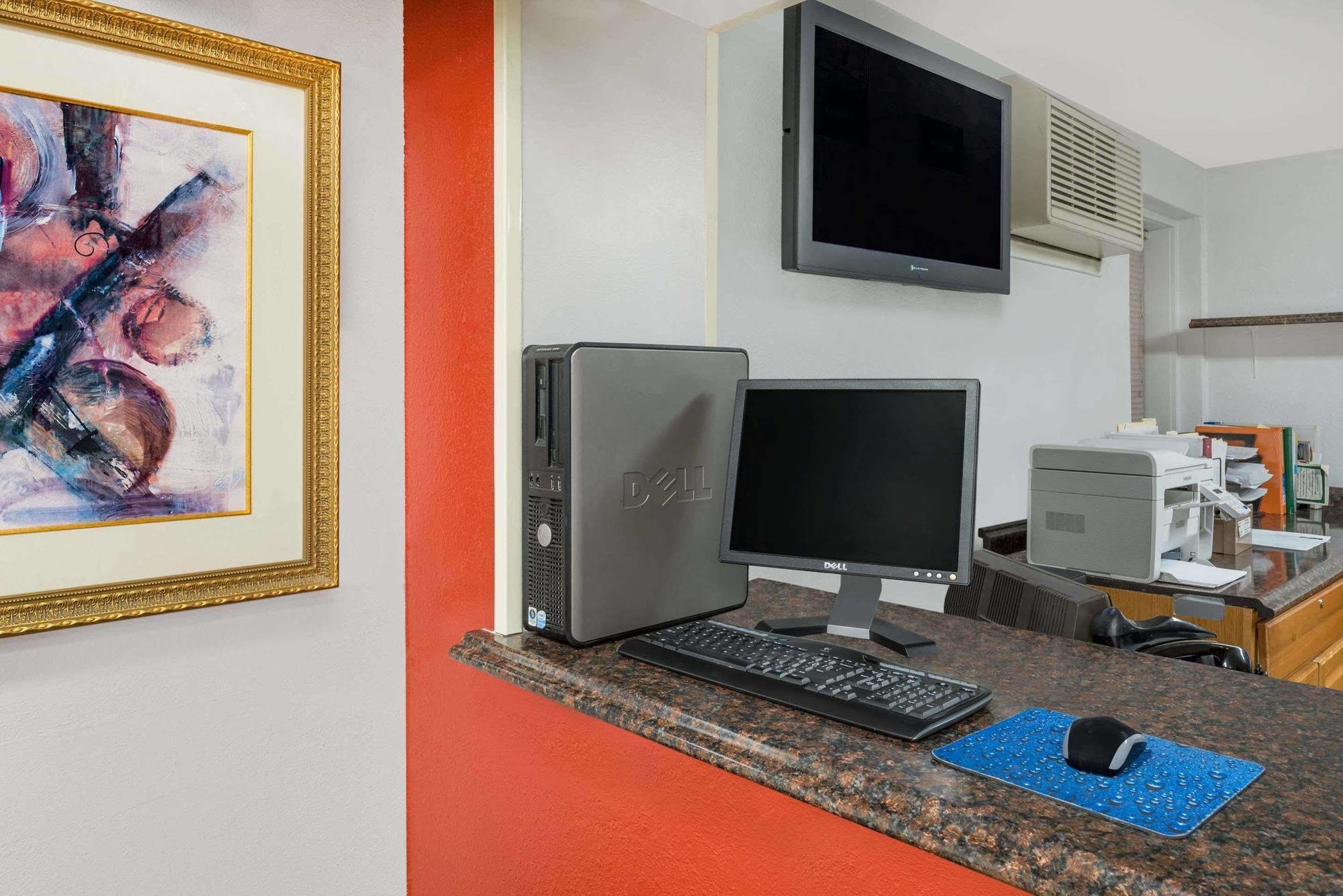 ทราเวลลอดจ์ แคลมัท ฟอลส์ Hotel เคลมัทฟอลส์ ภายนอก รูปภาพ